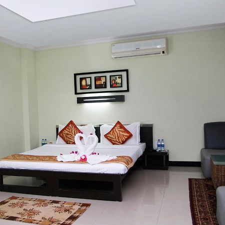 Hotel Hampi International Hospet Zewnętrze zdjęcie
