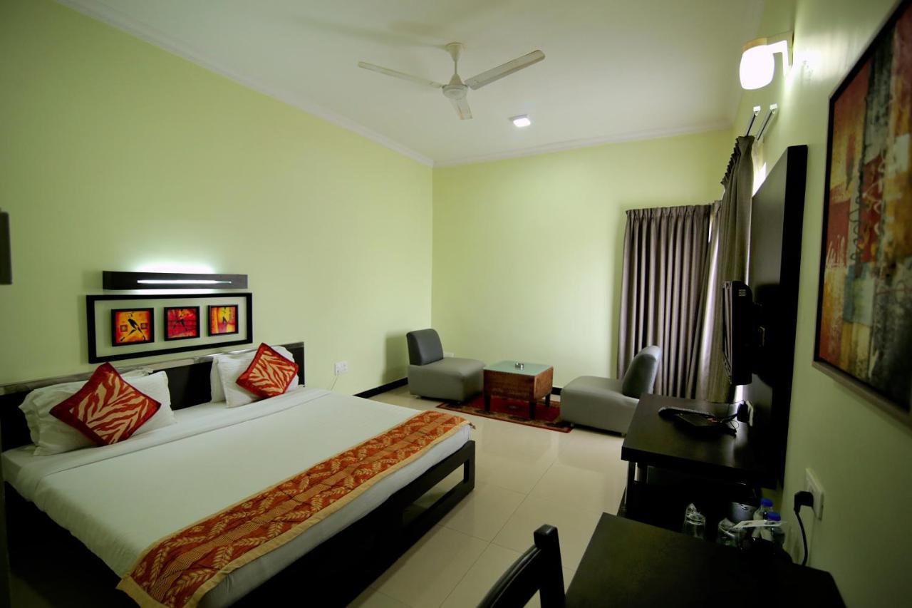 Hotel Hampi International Hospet Zewnętrze zdjęcie