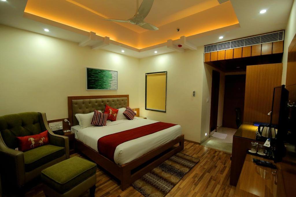 Hotel Hampi International Hospet Zewnętrze zdjęcie