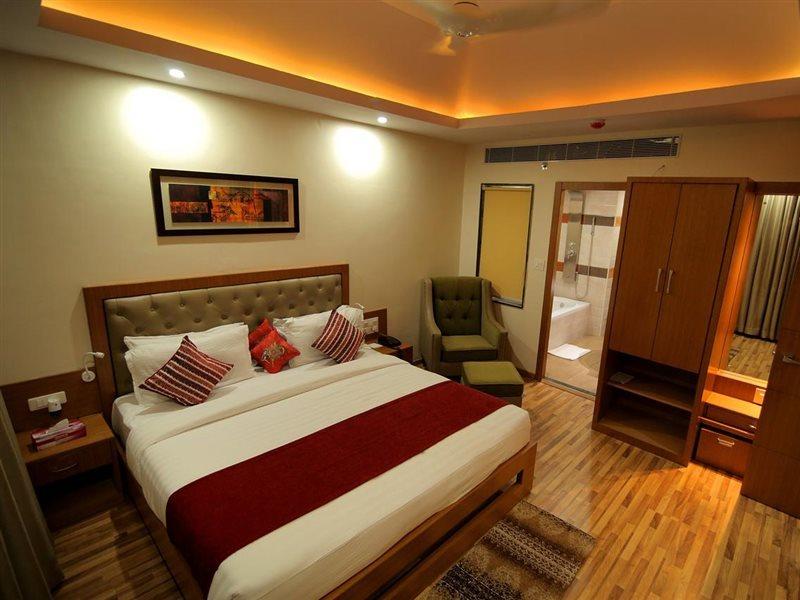 Hotel Hampi International Hospet Zewnętrze zdjęcie