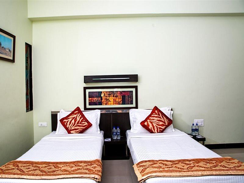 Hotel Hampi International Hospet Zewnętrze zdjęcie