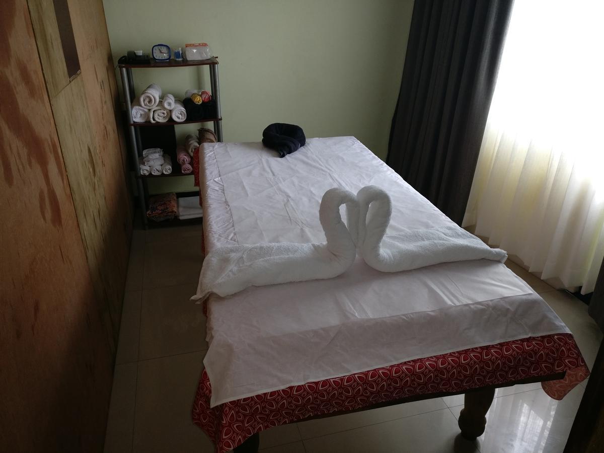 Hotel Hampi International Hospet Zewnętrze zdjęcie