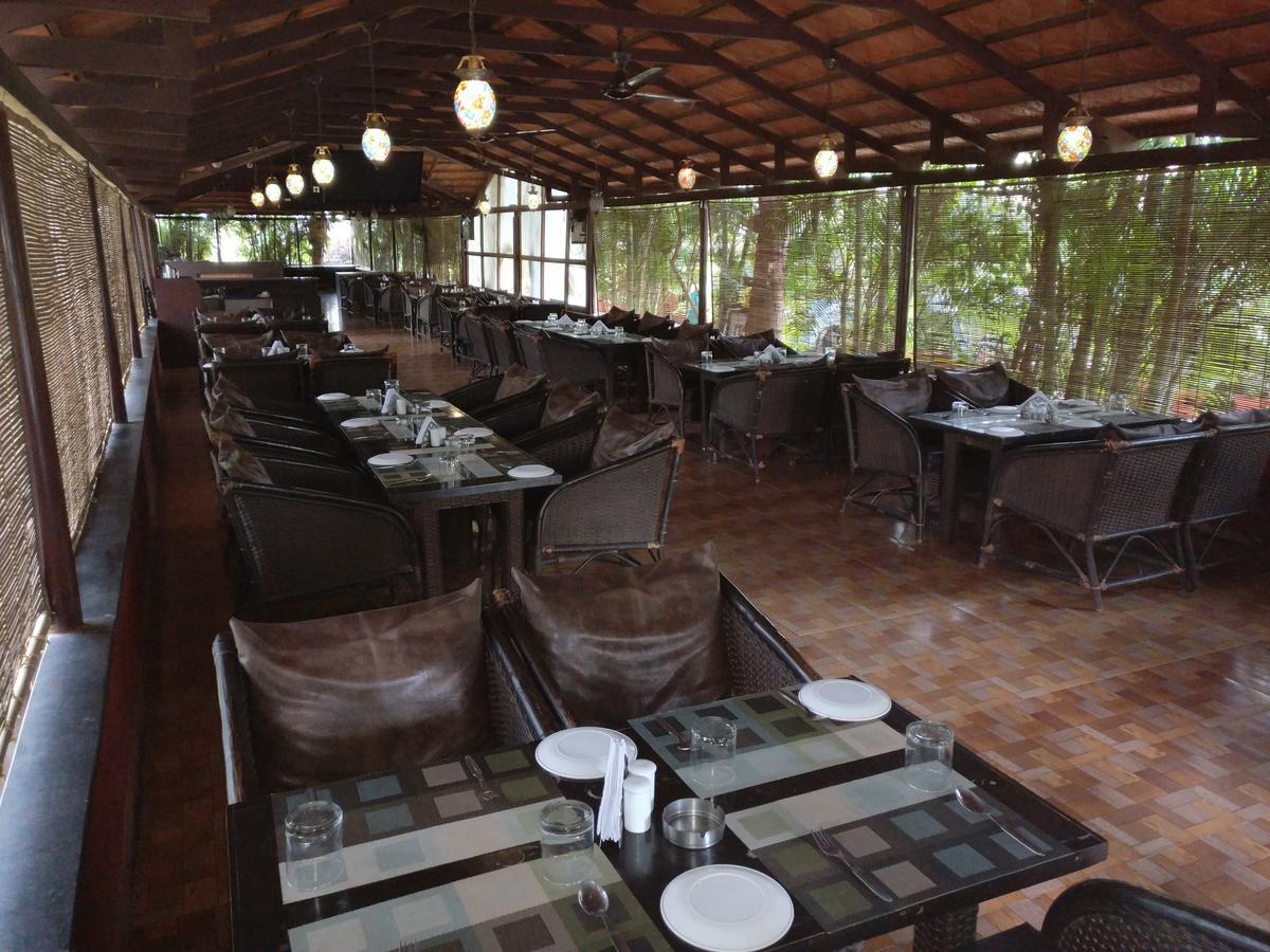 Hotel Hampi International Hospet Zewnętrze zdjęcie