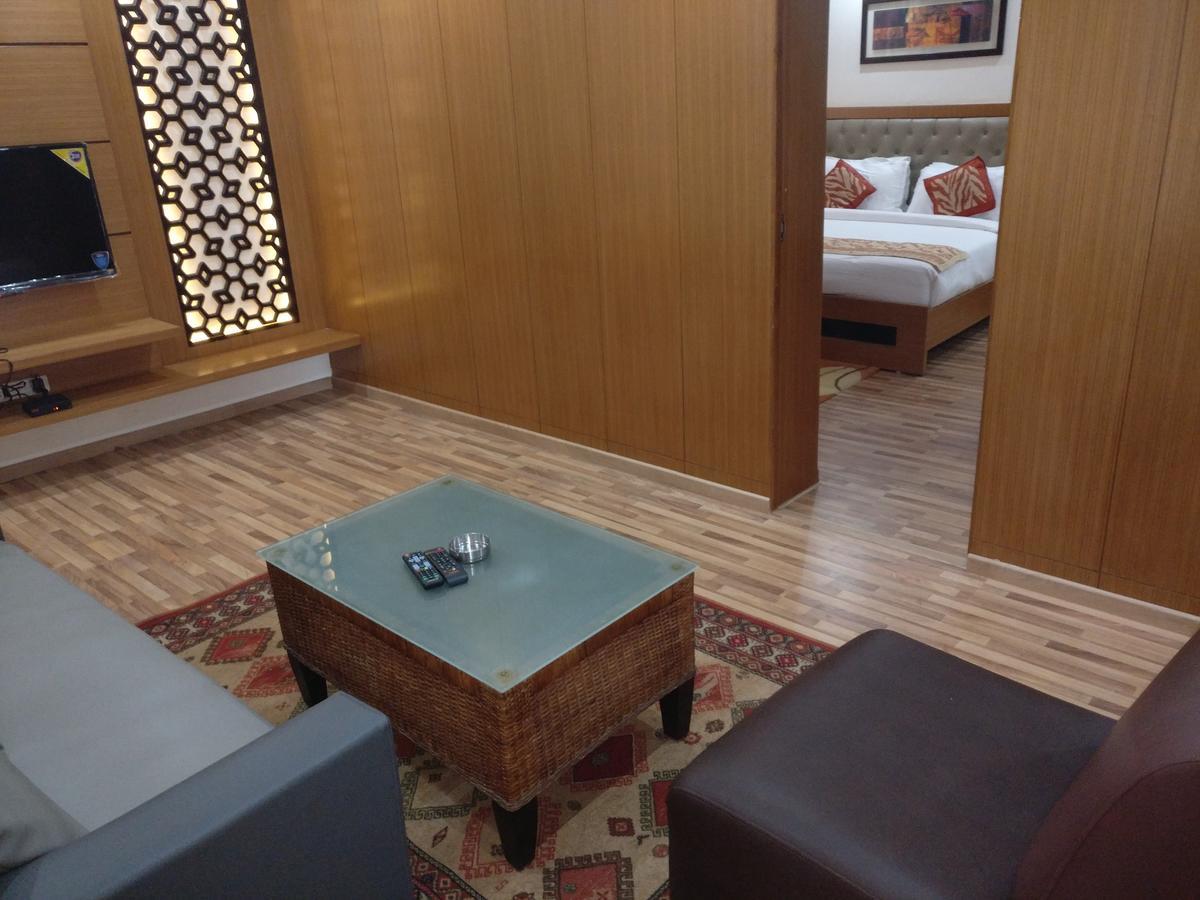 Hotel Hampi International Hospet Zewnętrze zdjęcie