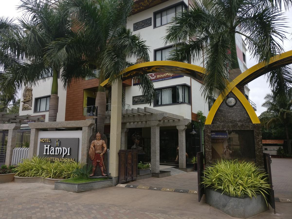 Hotel Hampi International Hospet Zewnętrze zdjęcie