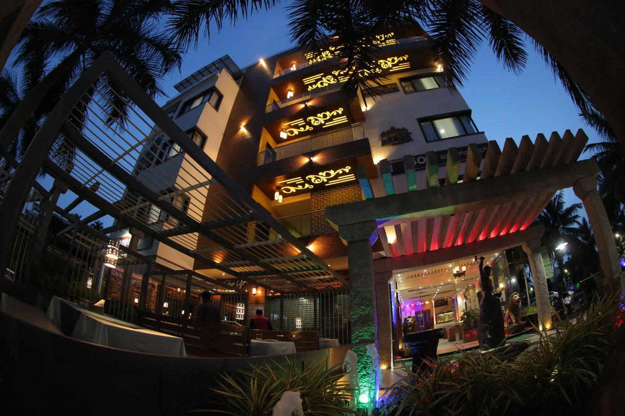 Hotel Hampi International Hospet Zewnętrze zdjęcie